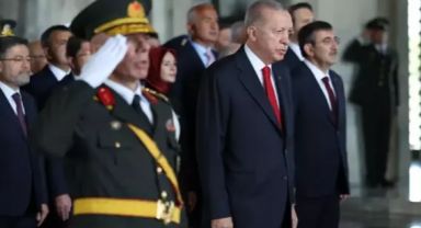 Devlet erkanı Ata'nın huzurunda! İşte Cumhurbaşkanı Erdoğan'ın Anıtkabir Özel Defteri'ne düştüğü not