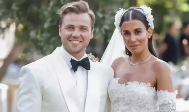 Zeynep Mayruk ve Tolga Sarıtaş bebeklerinin cinsiyetini açıkladı