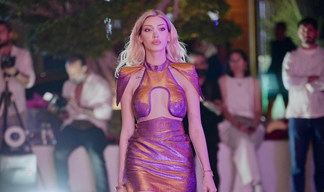 Kuşadası'nda Göz Kamaştıran Gece: Barbie Fashion Show'da Ayşem Güngör Rüzgârı Esti!