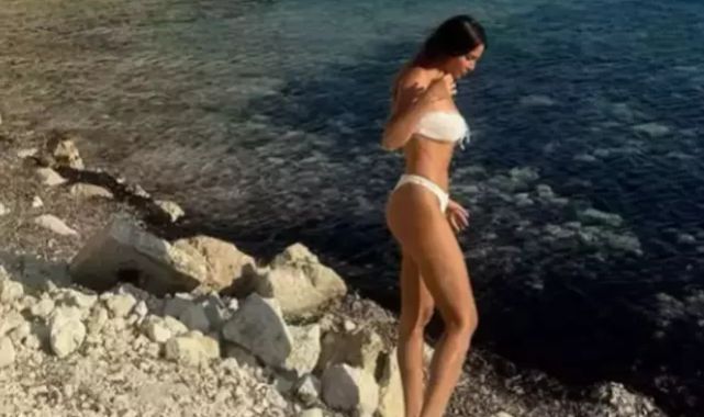 Uzak Şehir'in Pakize'si beyaz bikinisiyle nefes kesti: Senin bu fizikle başrol olman lazım