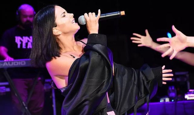 Yaz sezonunu Türkiye'de açtı! Formda vücudu göz kamaştırdı