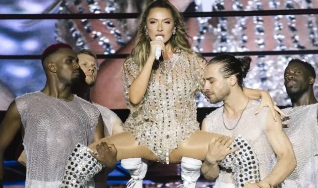 Hadise'nin cesur dansı iki ünlü ismi birbirine düşürdü