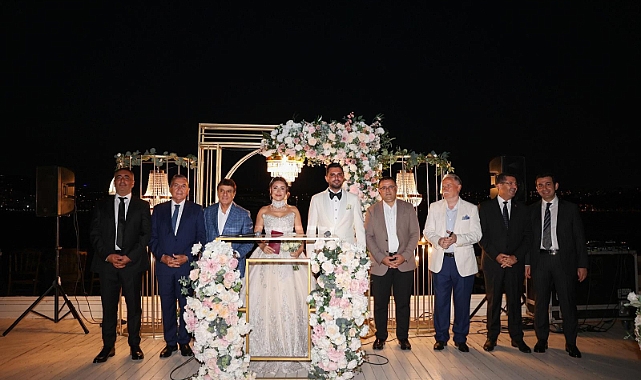 Boğazda masal gibi düğün