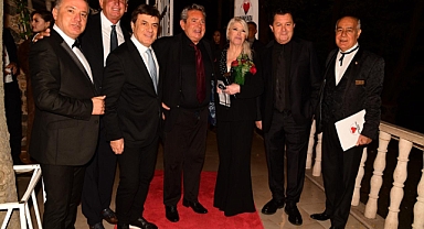 Dünyada İyilik Var derneği 1. Yaşında