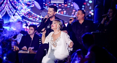 EMEL SAYIN VE MURAT BOZ GÜNAY SAHNESİNDE TARİH YAZDI