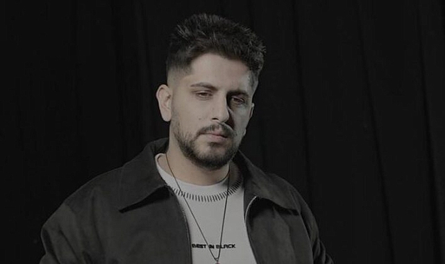 İş dünyasındaki başarılarını müzikle taçlandırmaya hazırlanan Derkan, iddialı bir çıkışla müzik kariyerine adım attı.