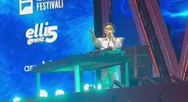 Burak Yeter’den Görkemli Performans